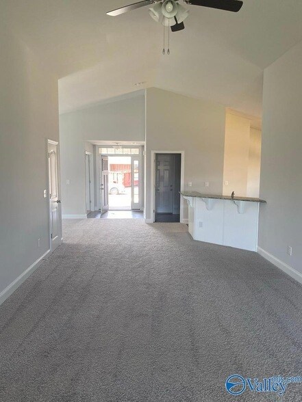 Building Photo - 121 Sorrelweed Dr