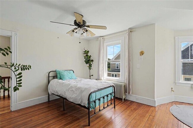 Building Photo - 24 Russell Ave