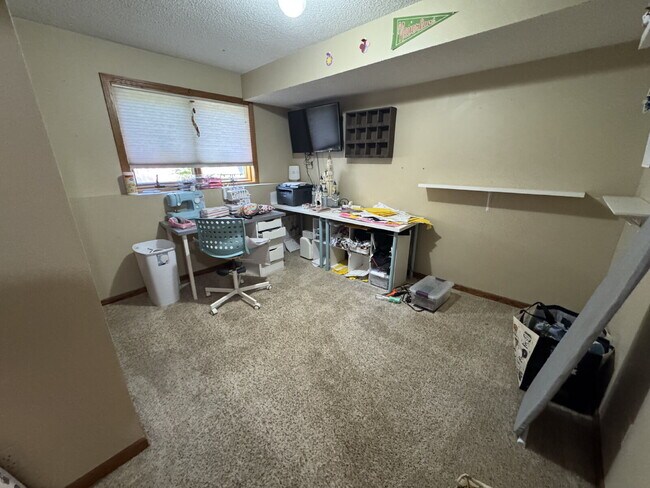 Building Photo - Charming 4-Bed Lakeville Home with Spacious 2000 Sq Ft & Gleaming Neighborhood!"