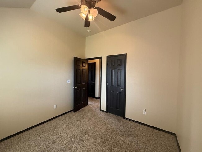 Building Photo - 19132 Cottonwood Ct
