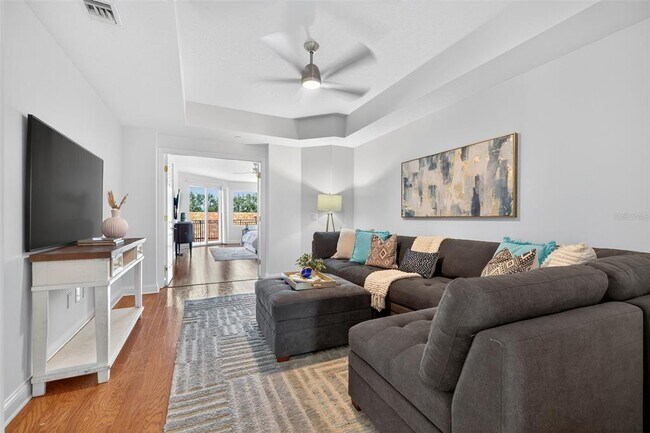 Building Photo - 555 5th Ave NE