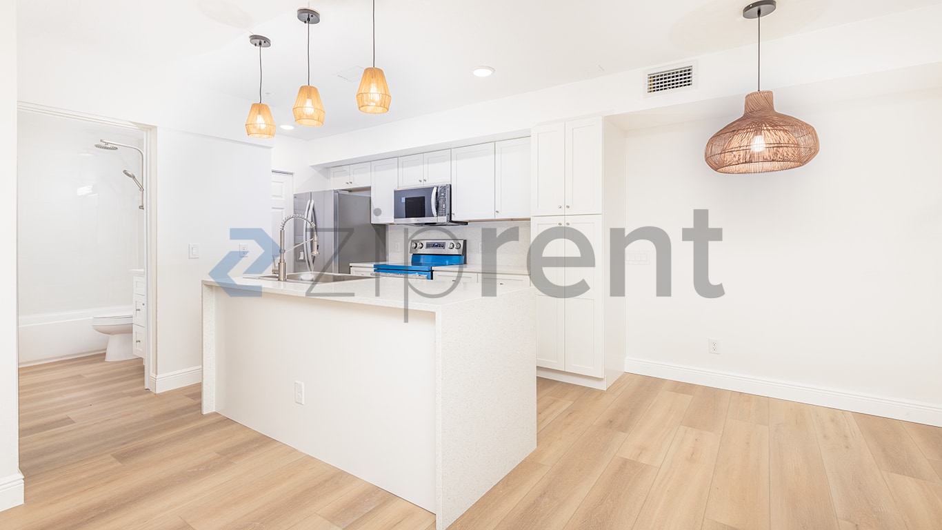 Building Photo - Unit 207