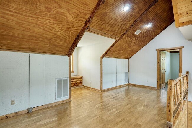 Building Photo - 1111 Berry Ln