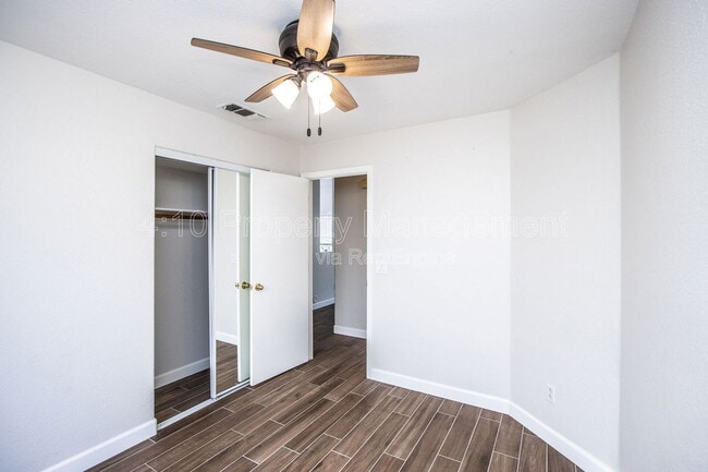 Building Photo - 407 W Colt Rd