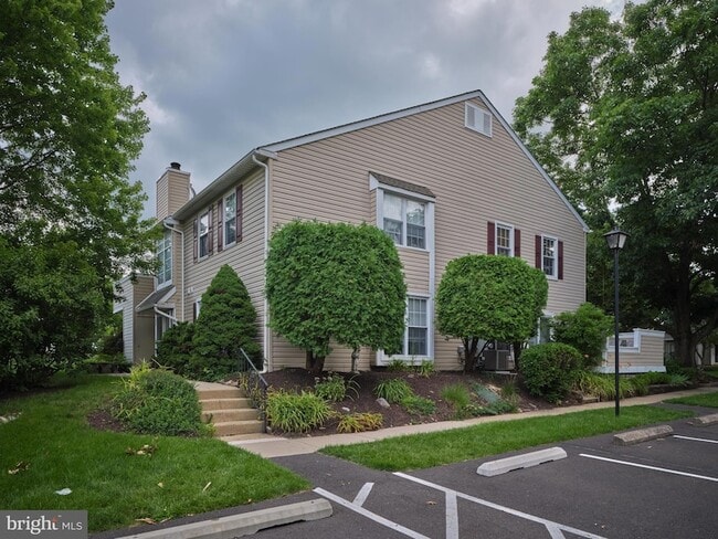 Building Photo - 51 Meadow Ln