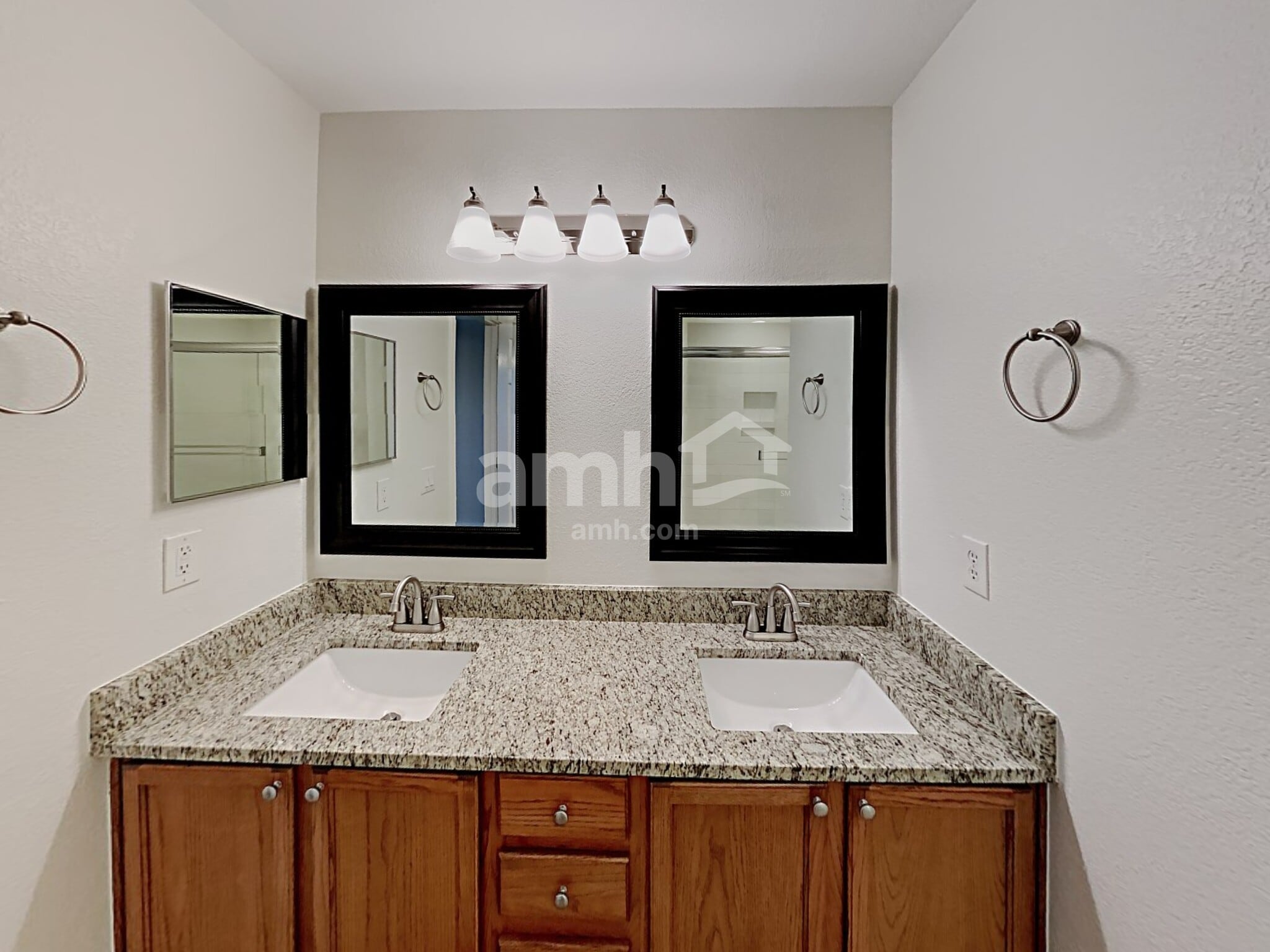 Building Photo - 26139 Flinton Dr