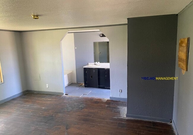 Building Photo - 16055 TX-16