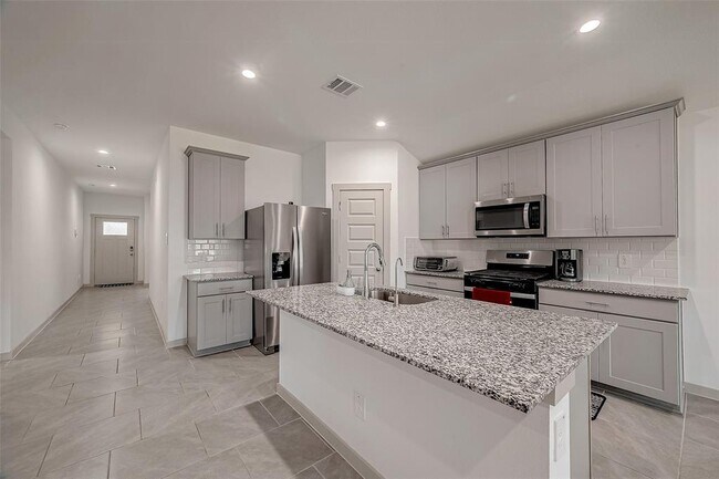 Building Photo - 4963 Pne Hvn Ln
