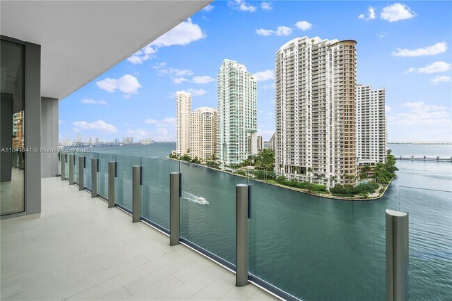 Building Photo - 300 Biscayne Blvd Way