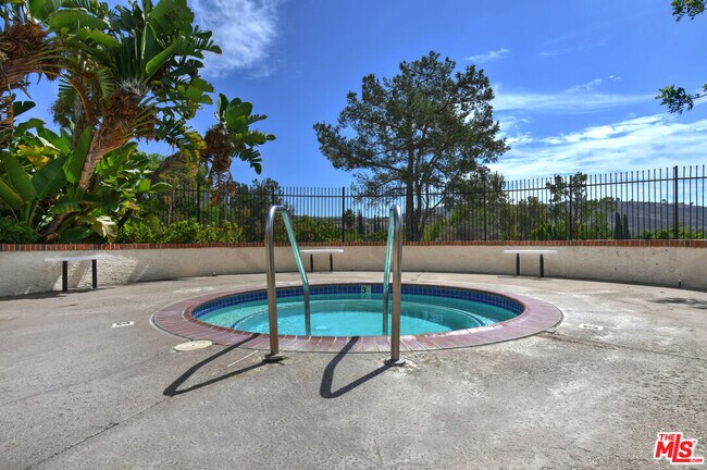 Building Photo - 2649 Rikkard Dr