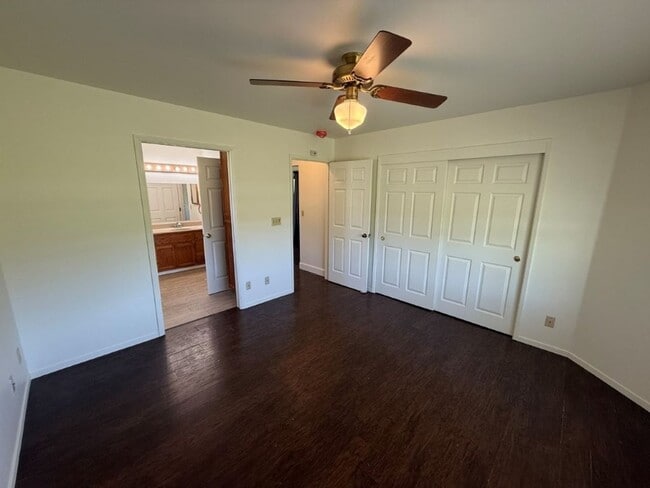 Building Photo - Unique 2 Bedroom Country Property Vacaville *Star Rentals