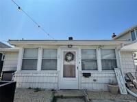 Building Photo - 7 August Walk