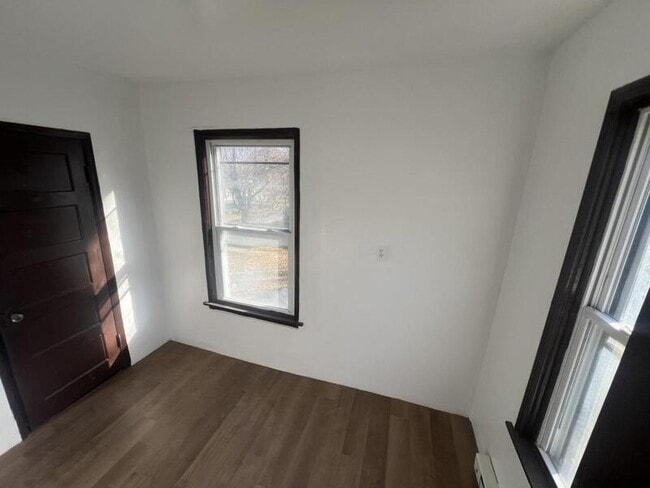 Building Photo - 213 Flint St