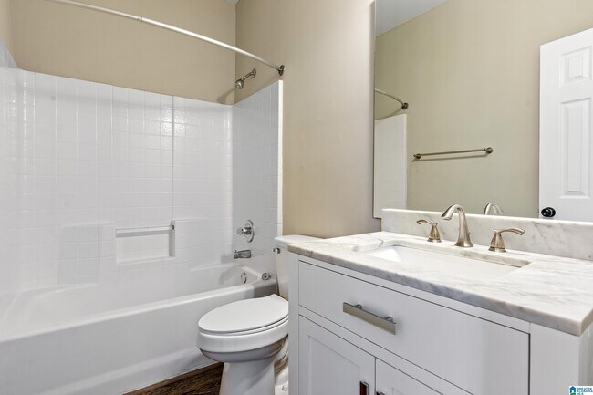 Building Photo - 141 Calumet Dr
