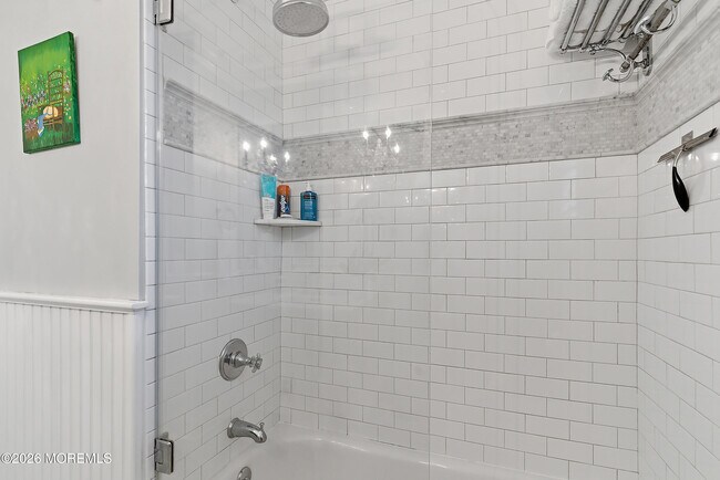 Building Photo - 96 Lakeshore Dr