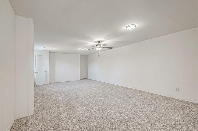 Building Photo - 4104 Scenic Dr