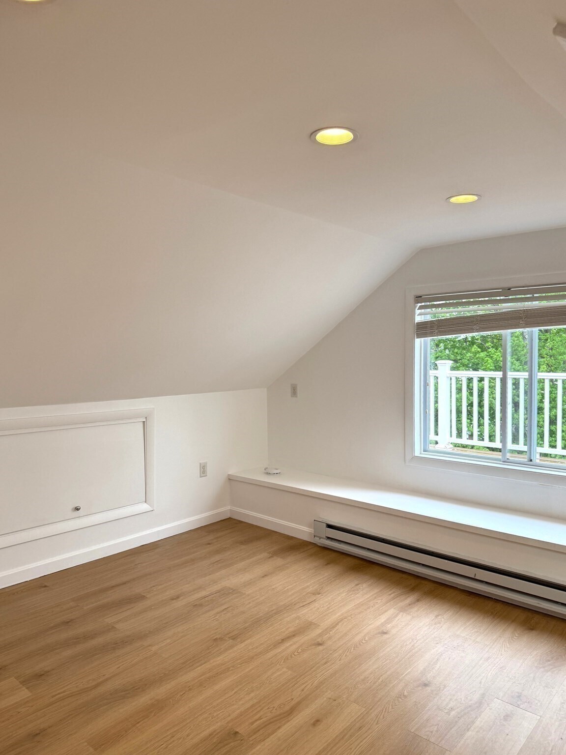 Building Photo - 23 Rendall Pl