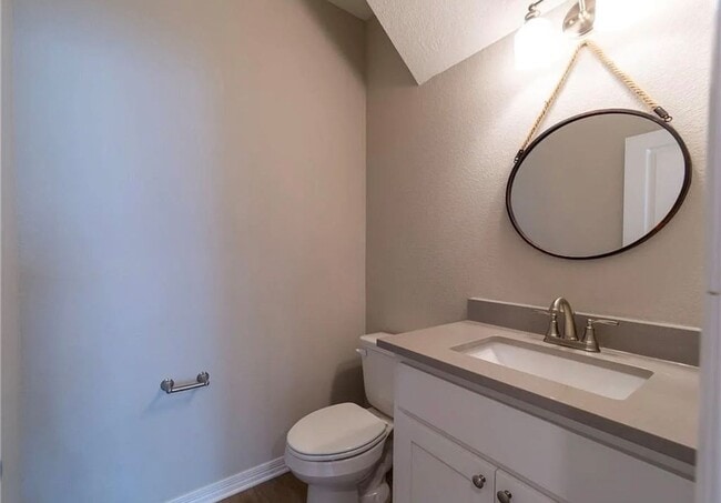 Building Photo - 2 story custom home  Available 9/24/25