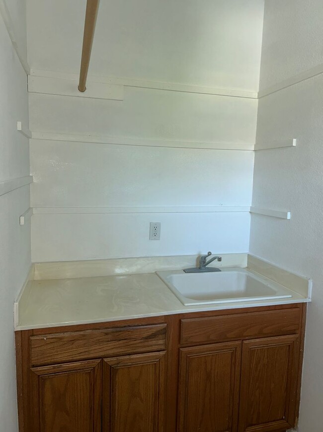 Building Photo - Newly Remodeled 3-Bed Home in Lathrop