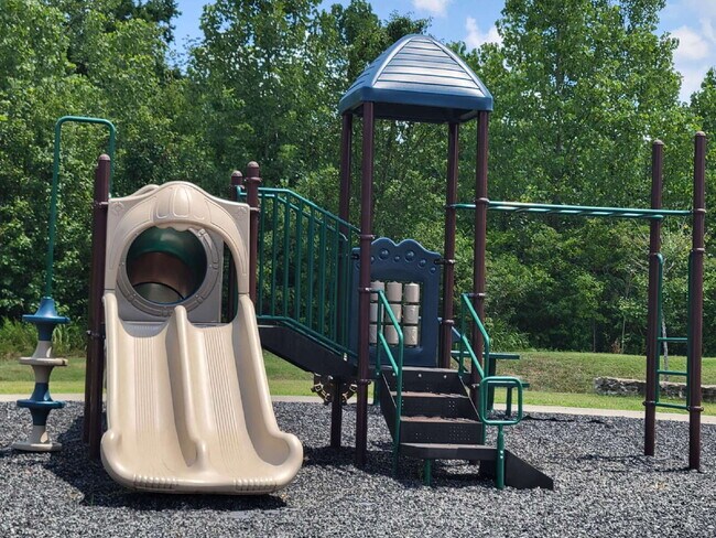 Building Photo - 2 Bedroom Townhome in Goodletsville