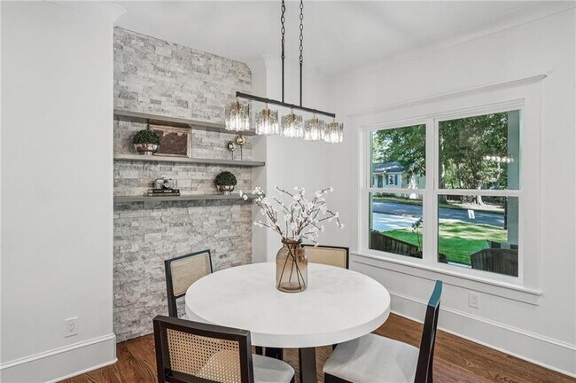 Building Photo - 1036 Dell Ave SE