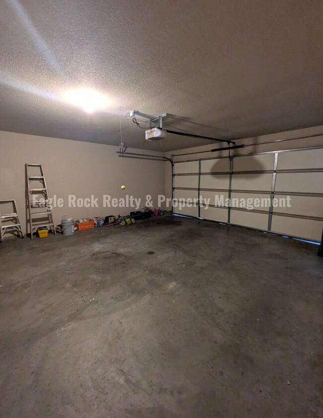 Building Photo - Owasso Home for Rent (3beds/2baths)