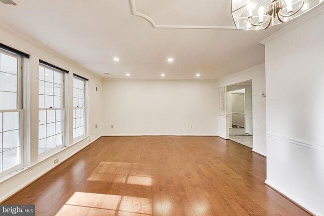 Building Photo - 5707 Brewer House Cir