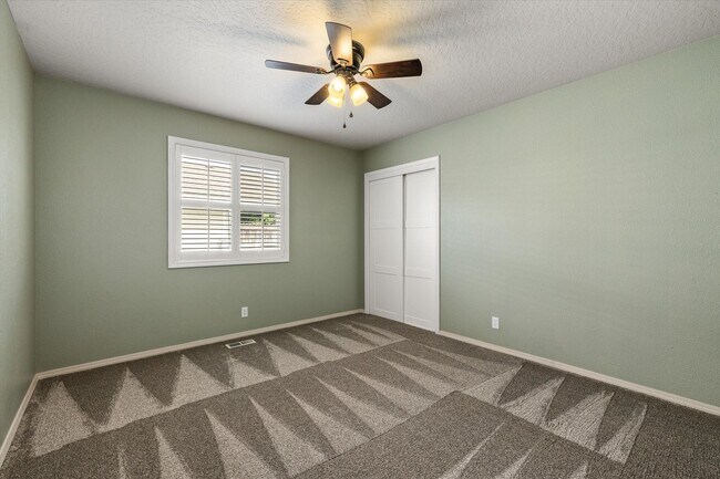 Building Photo - 2168 N Glennfield Way