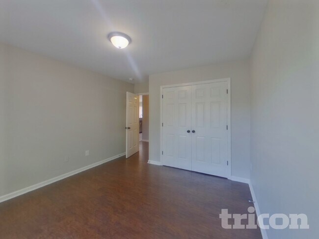 Building Photo - 204 Yukon Dr