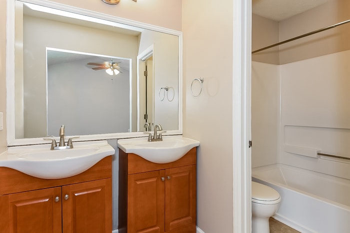 Building Photo - 6239 Leverett Dr