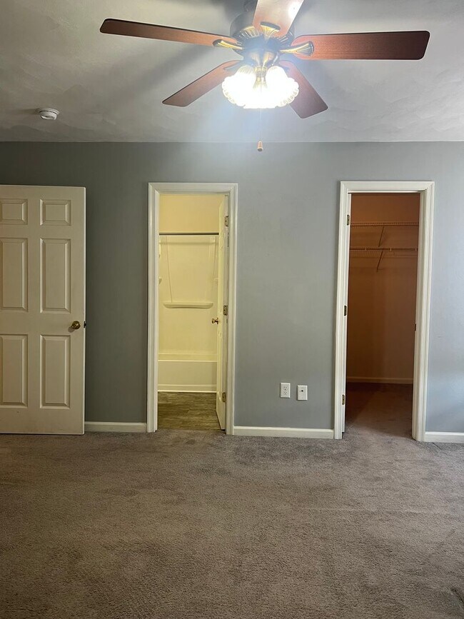 Building Photo - 248 Belmont Cir