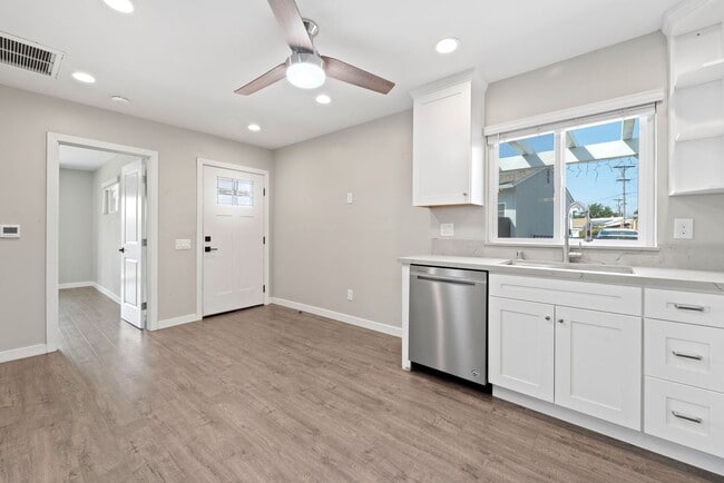 Building Photo - 2-Bedroom/2-Bath. New Build-MUST SEE!!!