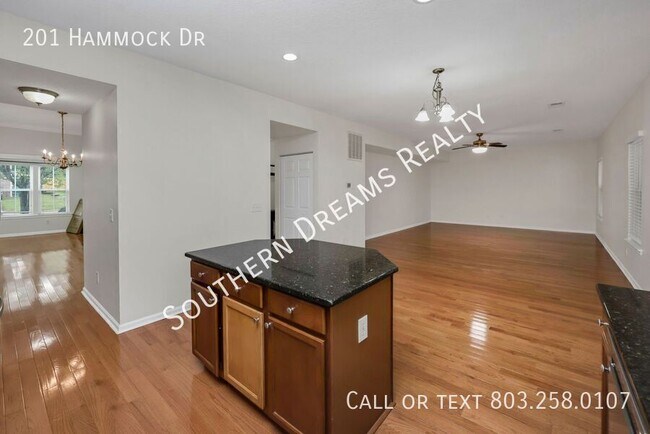 Building Photo - 201 Hammock Dr