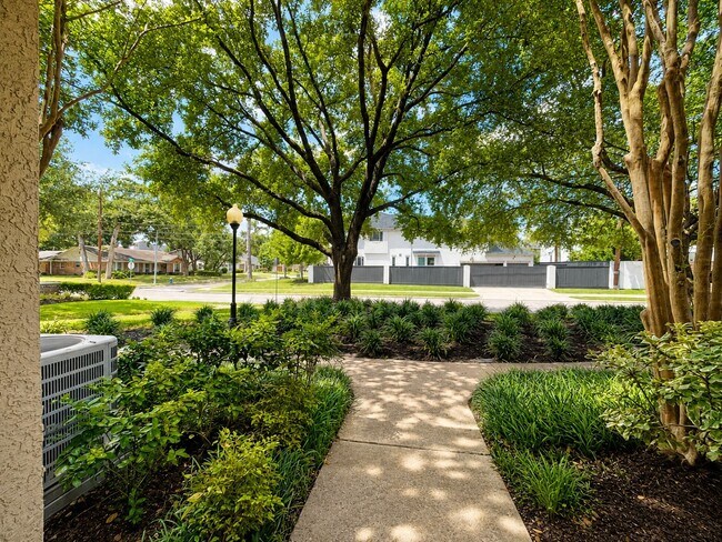 Building Photo - 12707 Boheme Dr