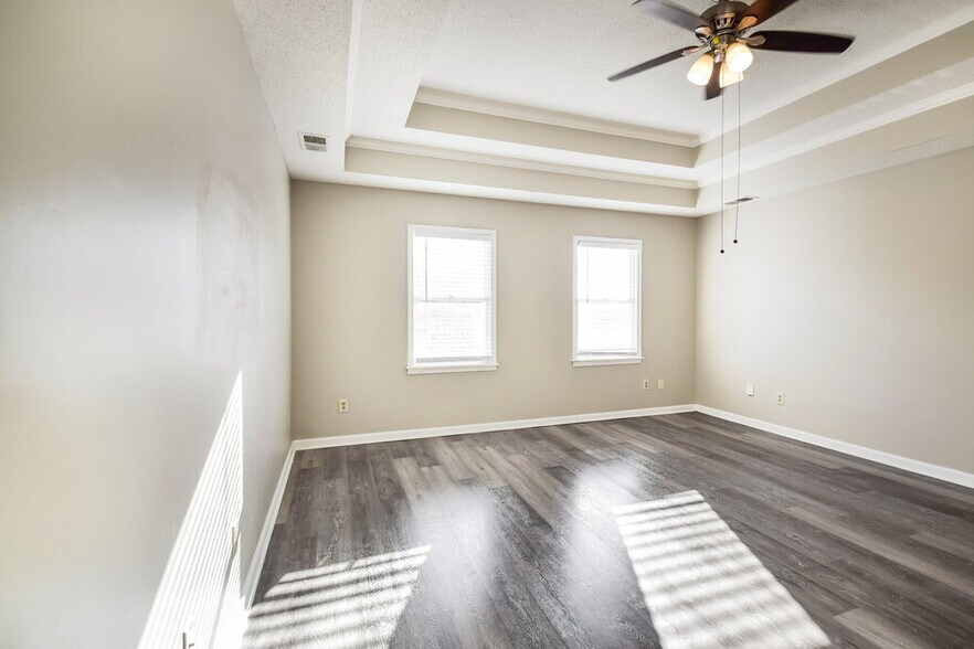 Building Photo - 2703 Misty Woods Cove N