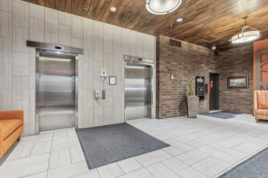 Building Photo - 26 10th St W