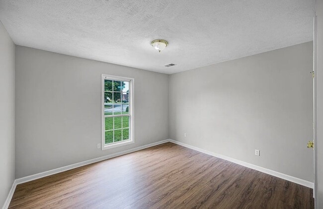 Building Photo - 7 Hartsfield Dr