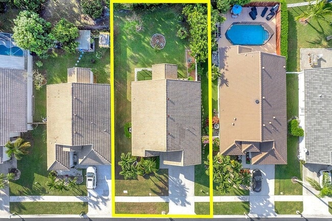 Building Photo - 1883 Oak Berry Cir