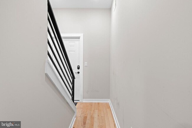 Building Photo - 2234 Master St