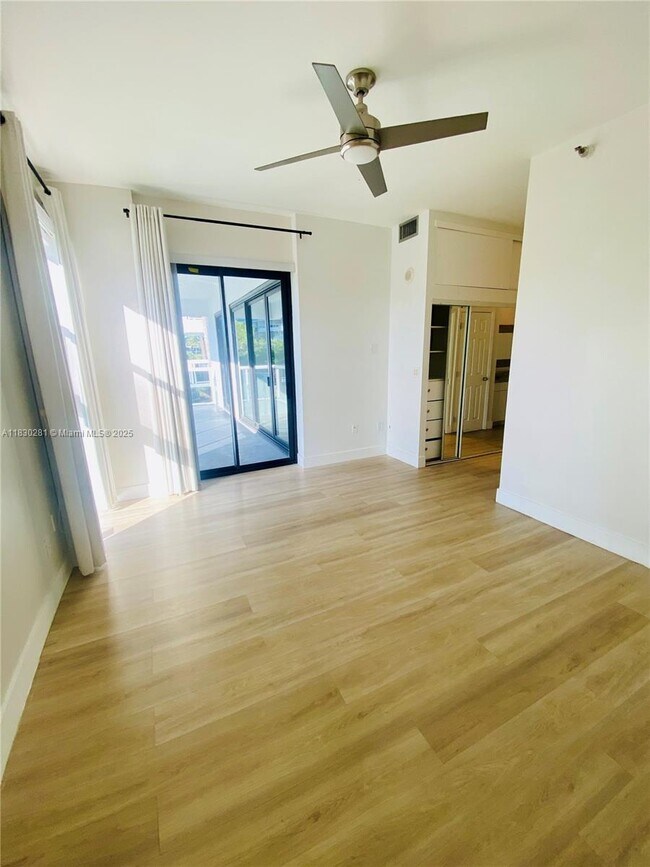 Building Photo - 20505 E Country Club Dr