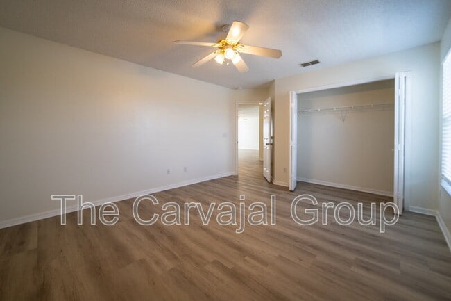 Building Photo - 1215 Kempton Chase Pkwy