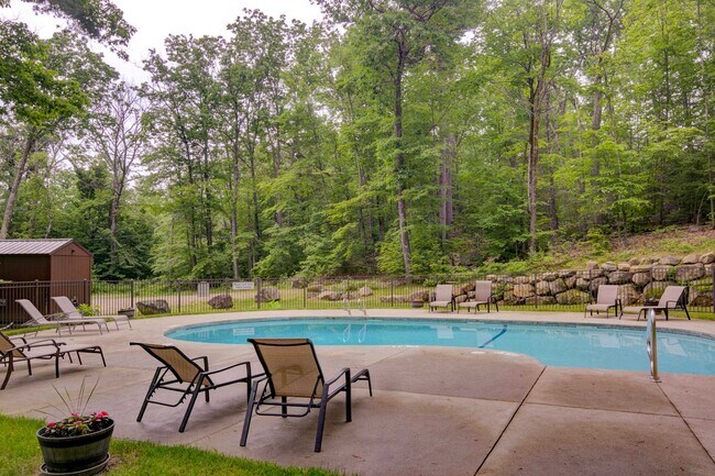 Building Photo - 73 Kearsarge Woods Ln