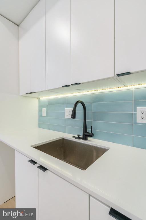 Building Photo - 2717 N Howard St