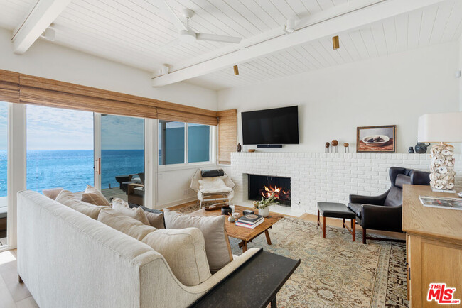 Building Photo - 27070 Malibu Cove Colony Dr