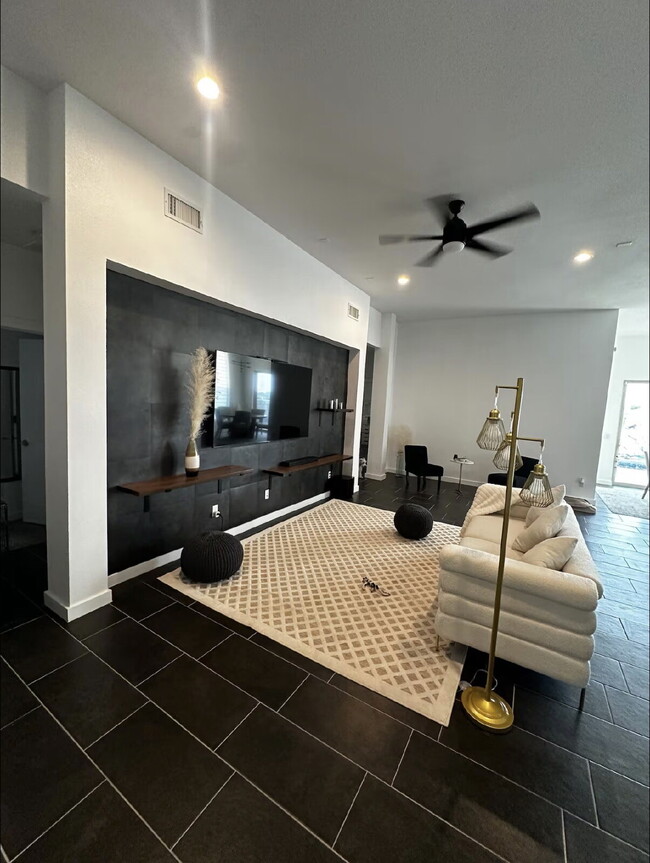 Building Photo - 13010 Terrington Ave