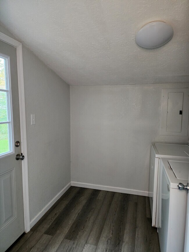 Building Photo - 4020 Southern Cross