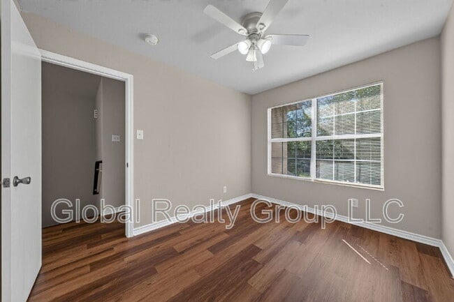Building Photo - 7802 Kingsbury Way