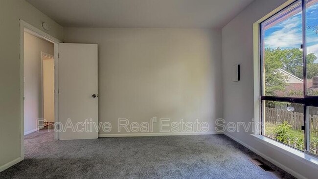 Building Photo - 1373 E Tanners Creek Dr