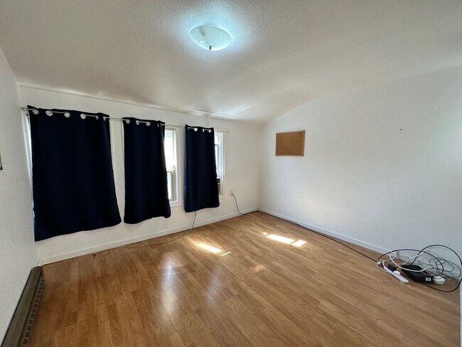Building Photo - Remodeled Downtown Ellensburg Home