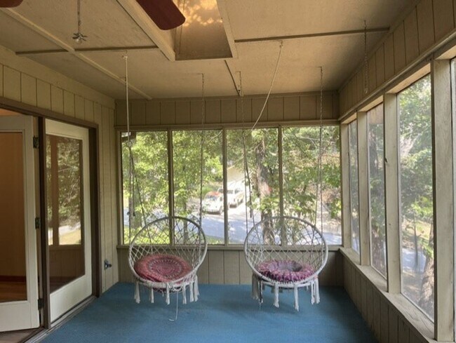 Building Photo - 1 Curry Ln